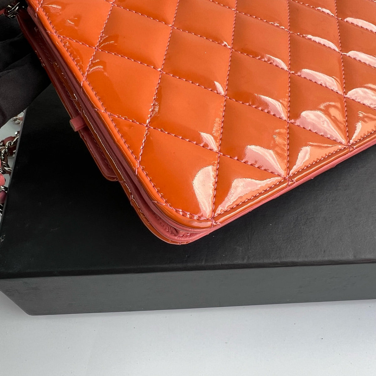 Chanel - Classic Wallet on Chain - Patent leather - Orange - (mini)