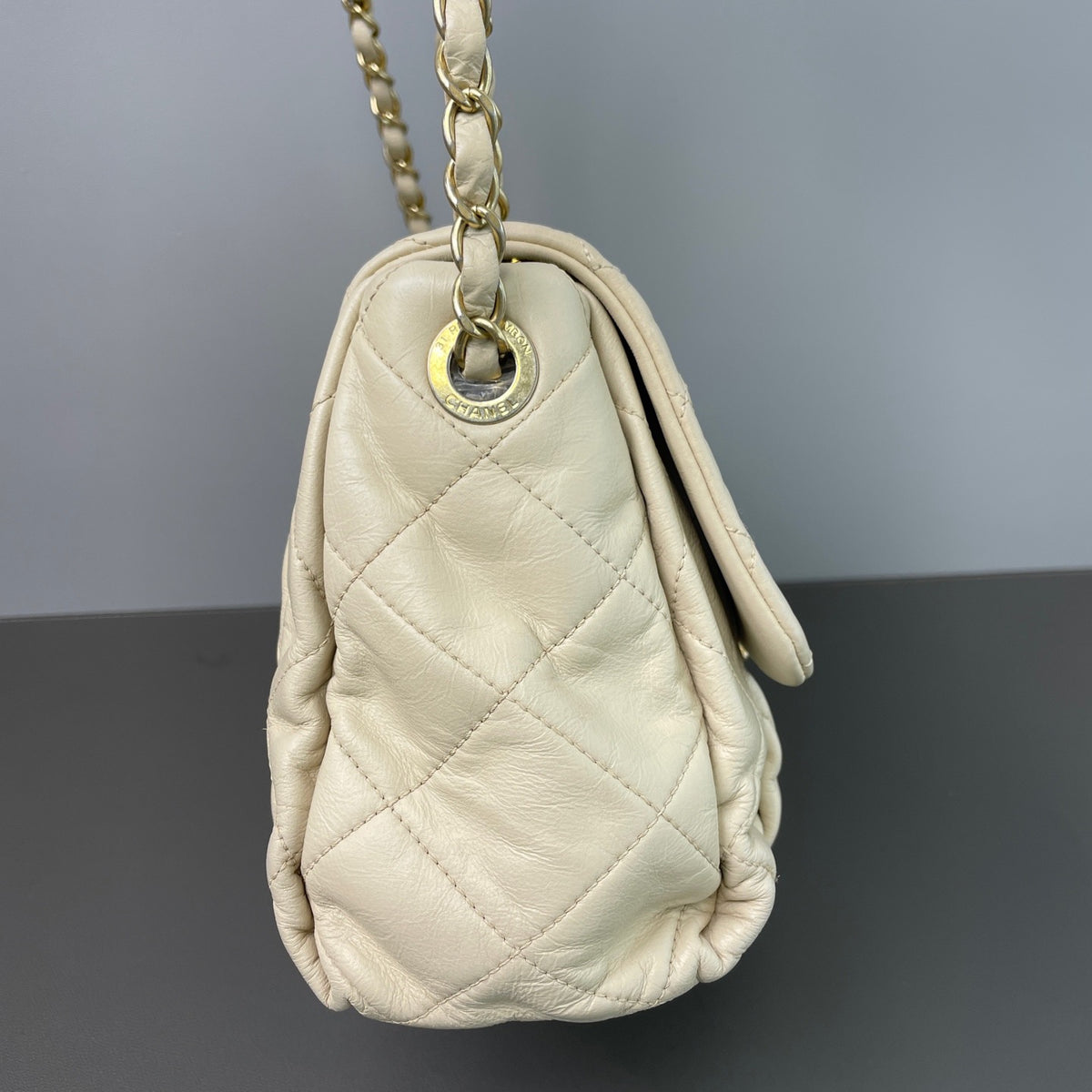 Chanel - Cloud Bag - Leather - Beige - (medium)