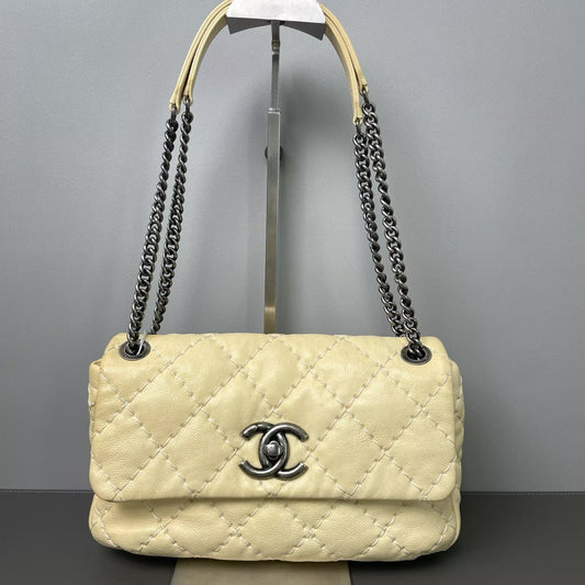 Chanel - Cloud Puff Airport Bag - Cowhide leather - Cream - (medium)