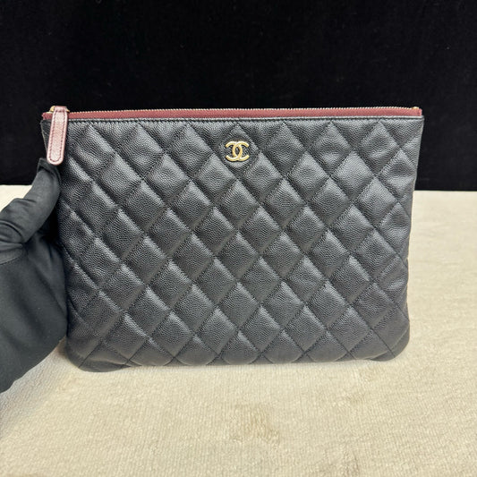 Chanel - Clutch - Caviar leather - Black with Gold-Tone Hardware - (Medium)