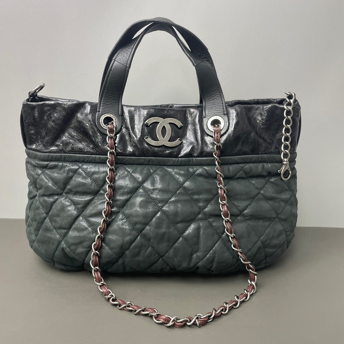 Chanel - Coco Cocoon - Cloth - Black - (medium)