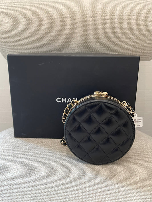 Chanel - Coco Crush Minaudiere - Lambskin leather - Black with Gold-Tone Hardware - (Mini)