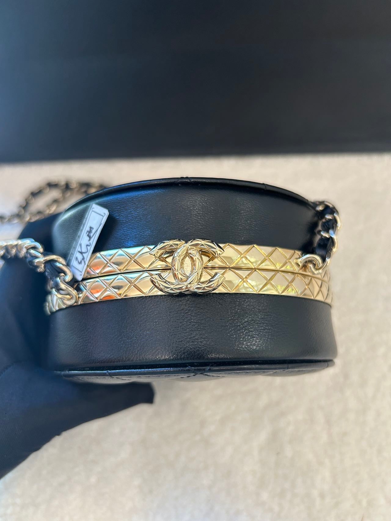 Chanel - Coco Crush Minaudiere - Lambskin leather - Black with Gold-Tone Hardware - (Mini)