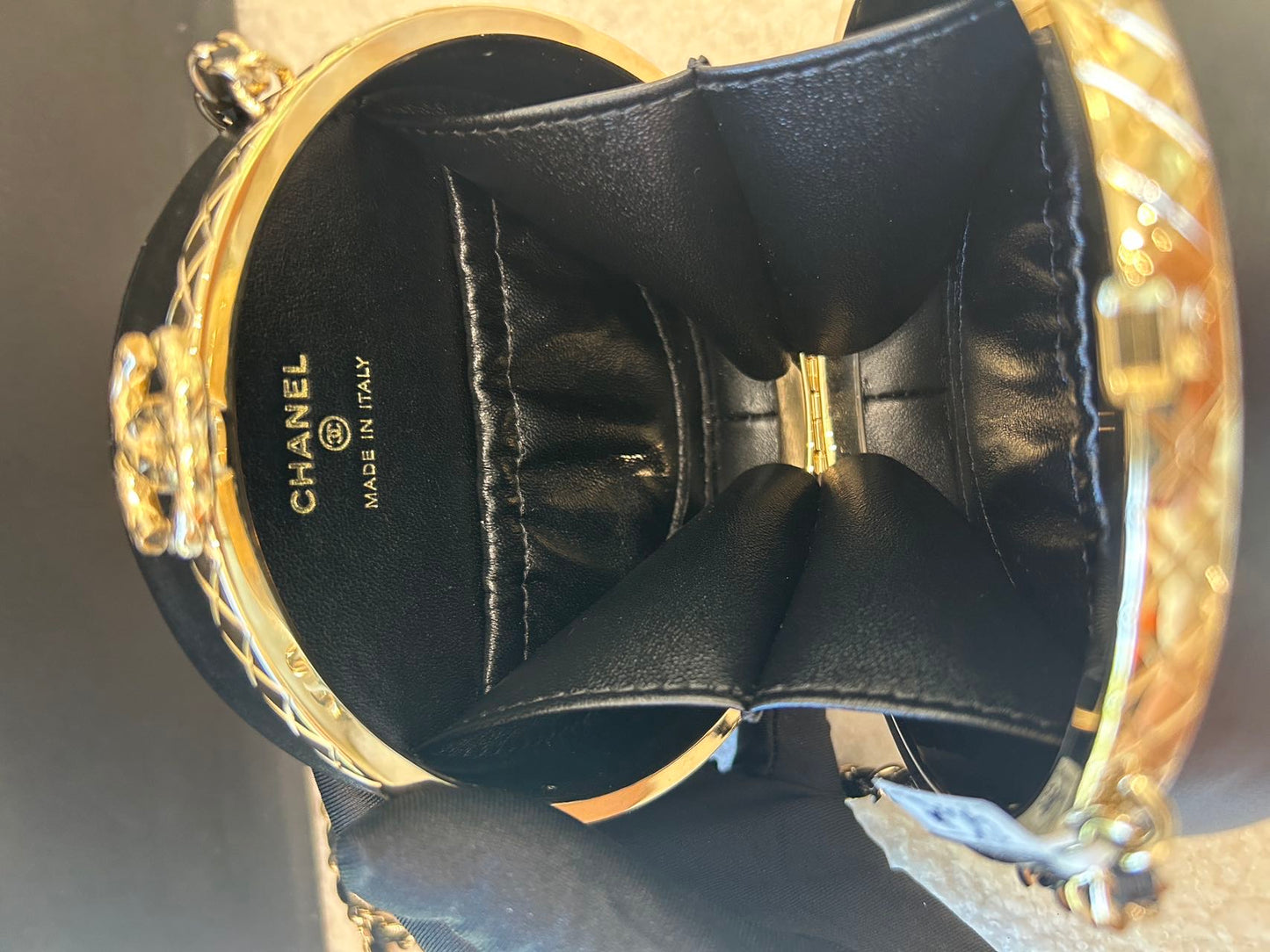 Chanel - Coco Crush Minaudiere - Lambskin leather - Black with Gold-Tone Hardware - (Mini)
