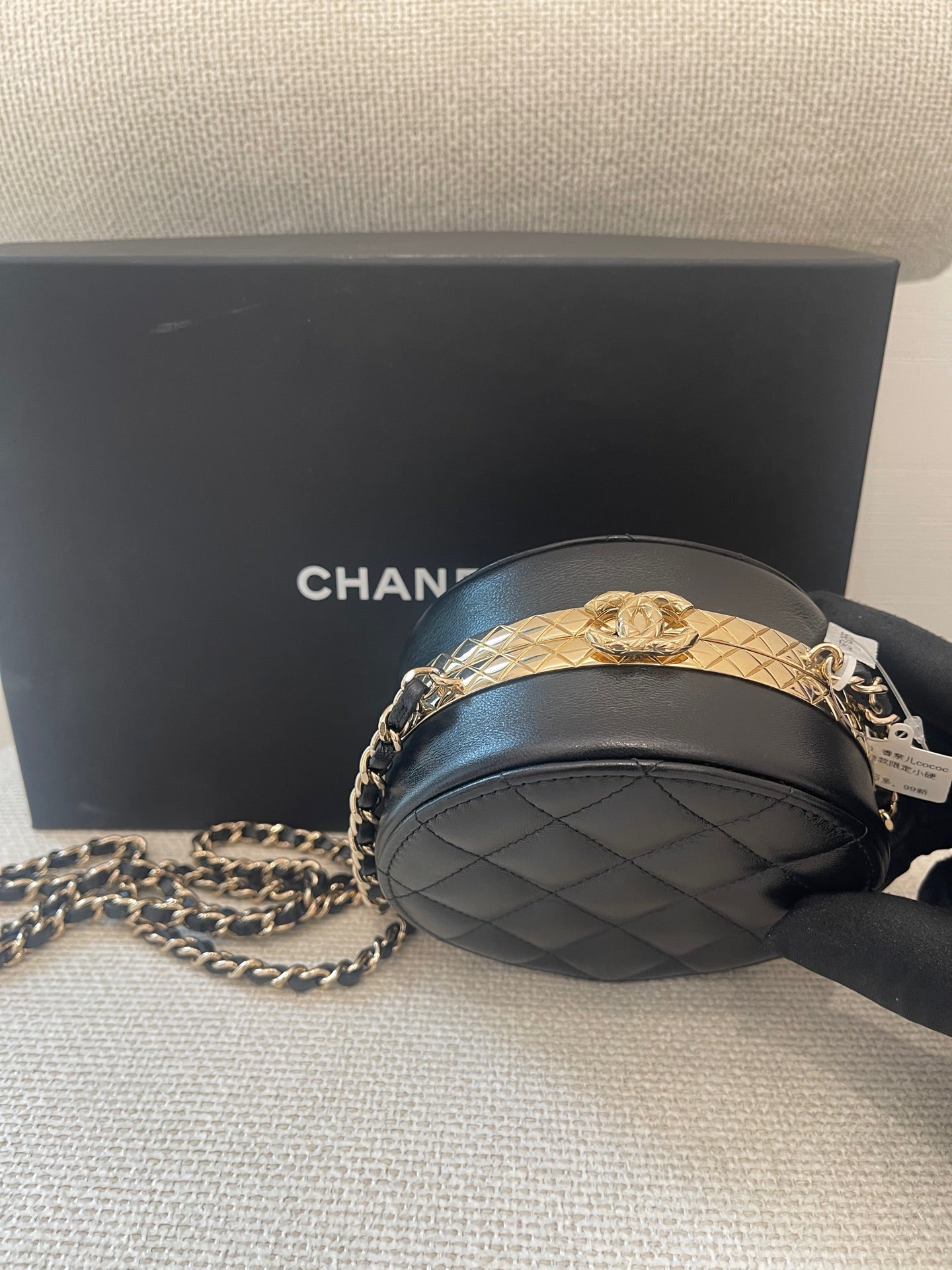 Chanel - Coco Crush Minaudiere - Lambskin leather - Black with Gold-Tone Hardware - (Mini)