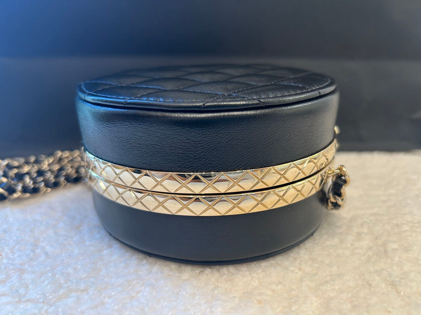 Chanel - Coco Crush Minaudiere - Lambskin leather - Black with Gold-Tone Hardware - (Mini)