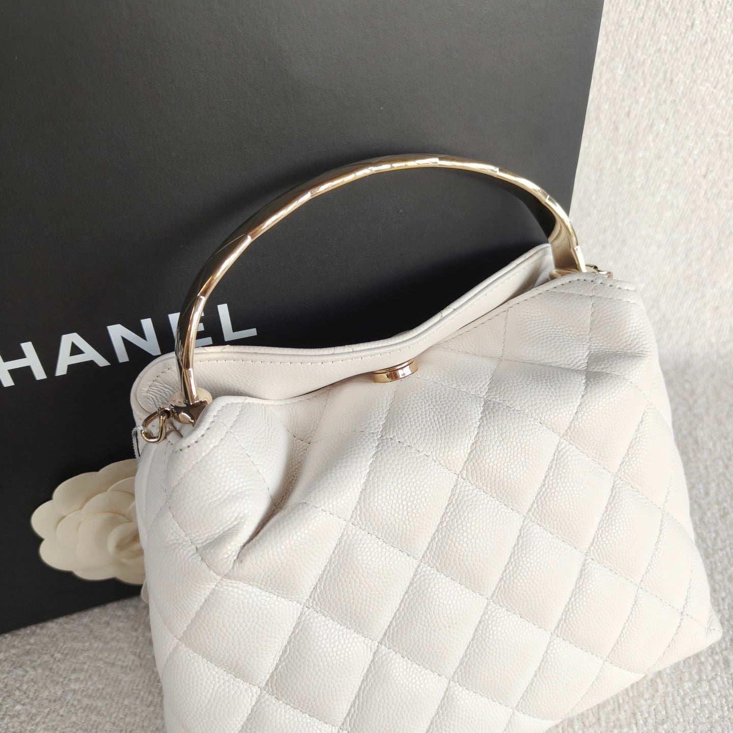 Chanel - Coco Crush Top Handle Mini Bag - Caviar leather - White with Gold-Tone Hardware - (mini)