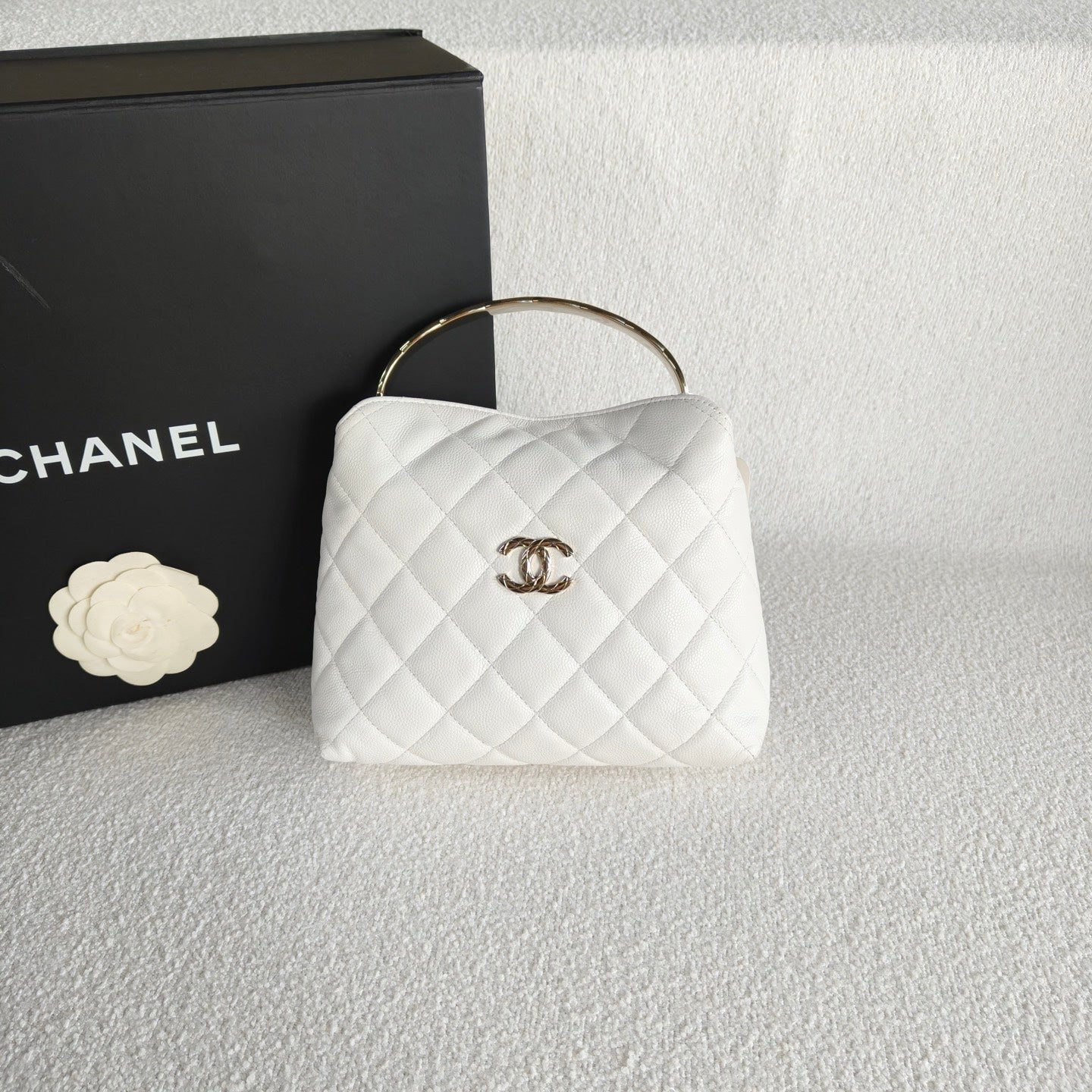 Chanel - Coco Crush Top Handle Mini Bag - Caviar leather - White with Gold-Tone Hardware - (mini)