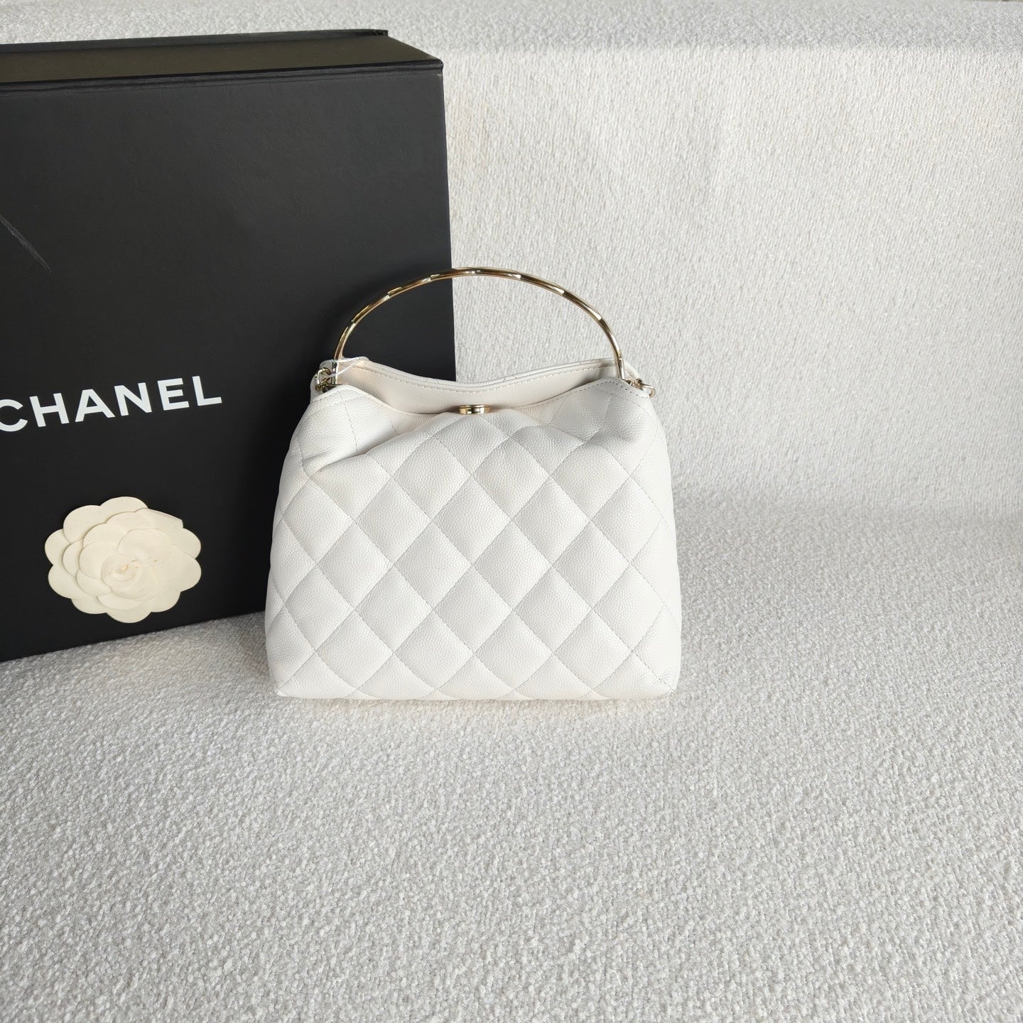 Chanel - Coco Crush Top Handle Mini Bag - Caviar leather - White with Gold-Tone Hardware - (mini)