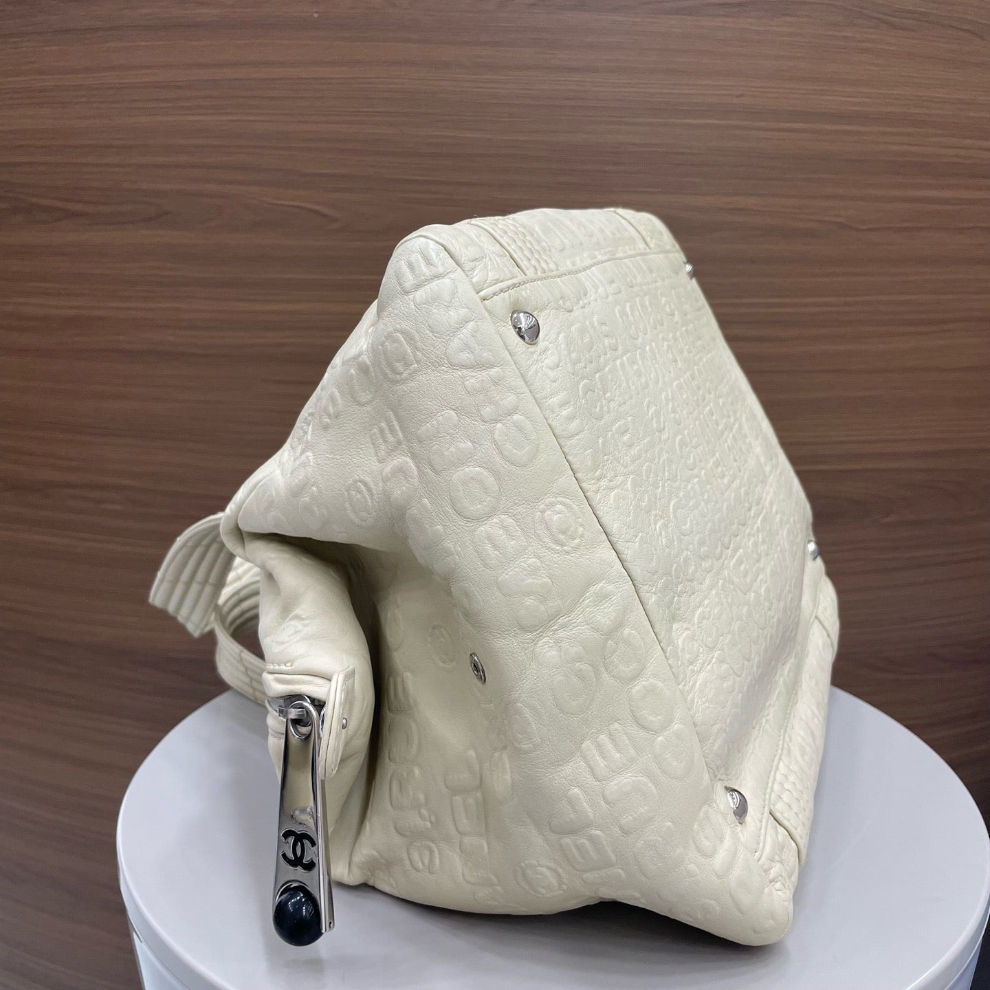 Chanel - Coco Embossed Boston Bag - Leather - White - (medium)