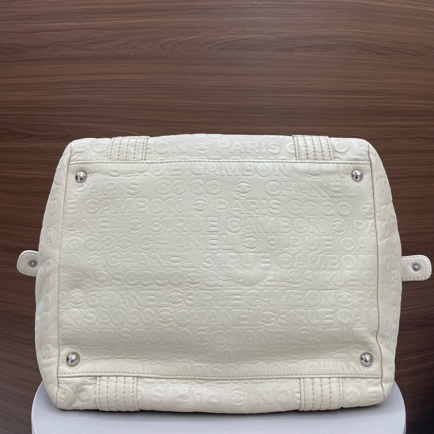 Chanel - Coco Embossed Boston Bag - Leather - White - (medium)