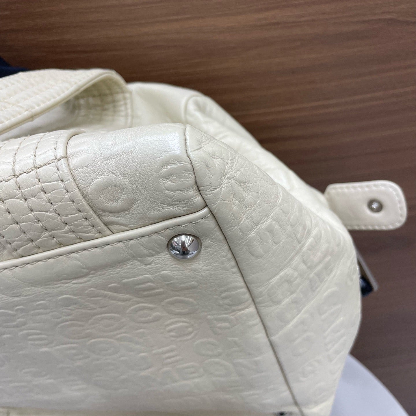 Chanel - Coco Embossed Boston Bag - Leather - White - (medium)