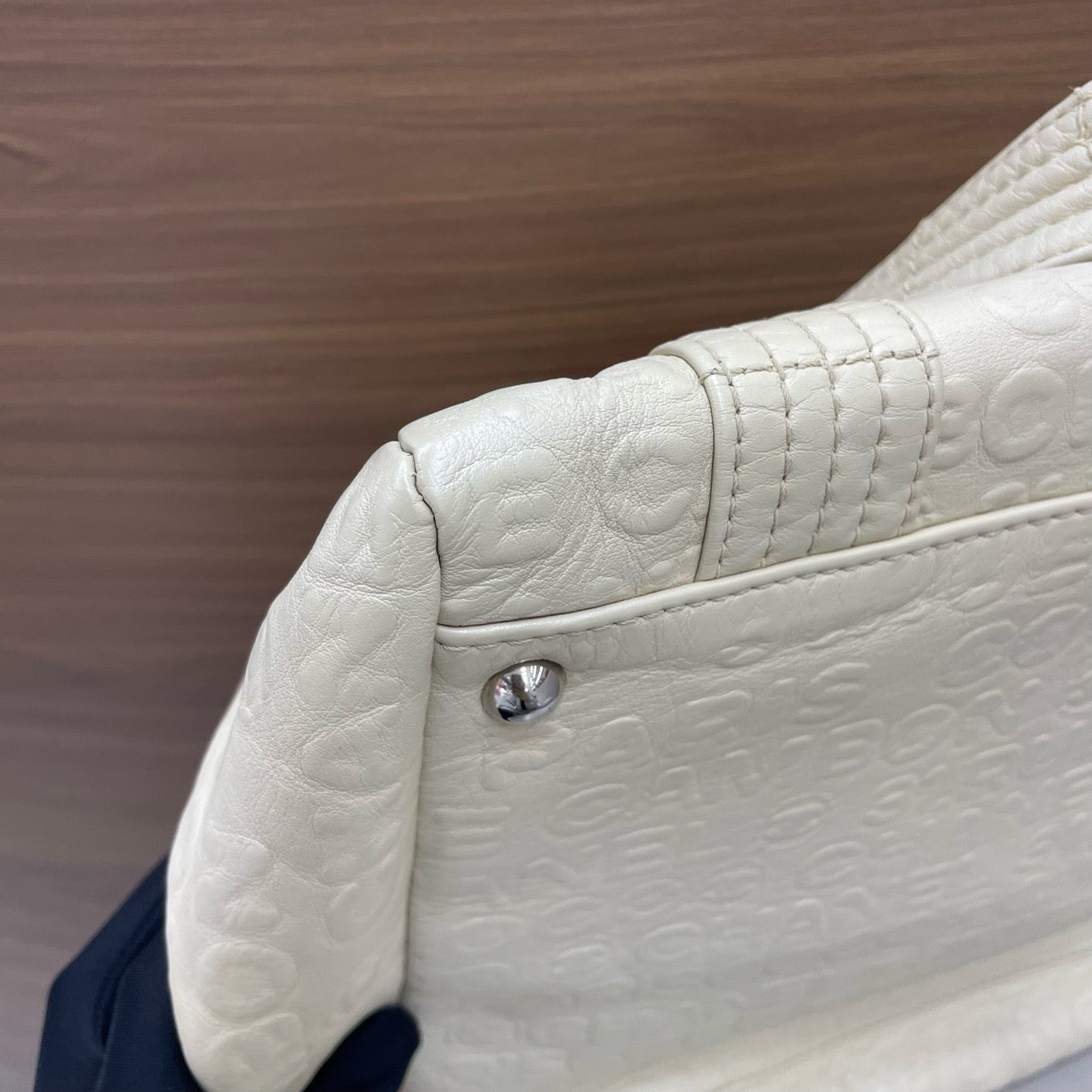 Chanel - Coco Embossed Boston Bag - Leather - White - (medium)