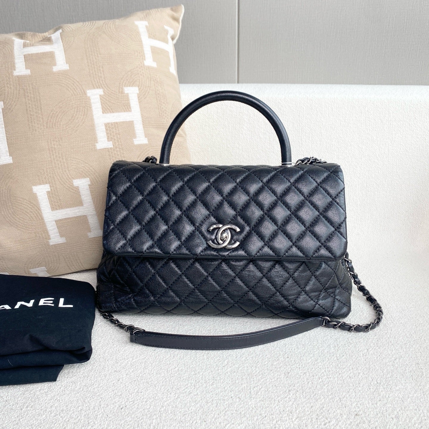 Chanel - Coco Handle - Caviar leather - Black with Silver-Tone Hardware - (Large)