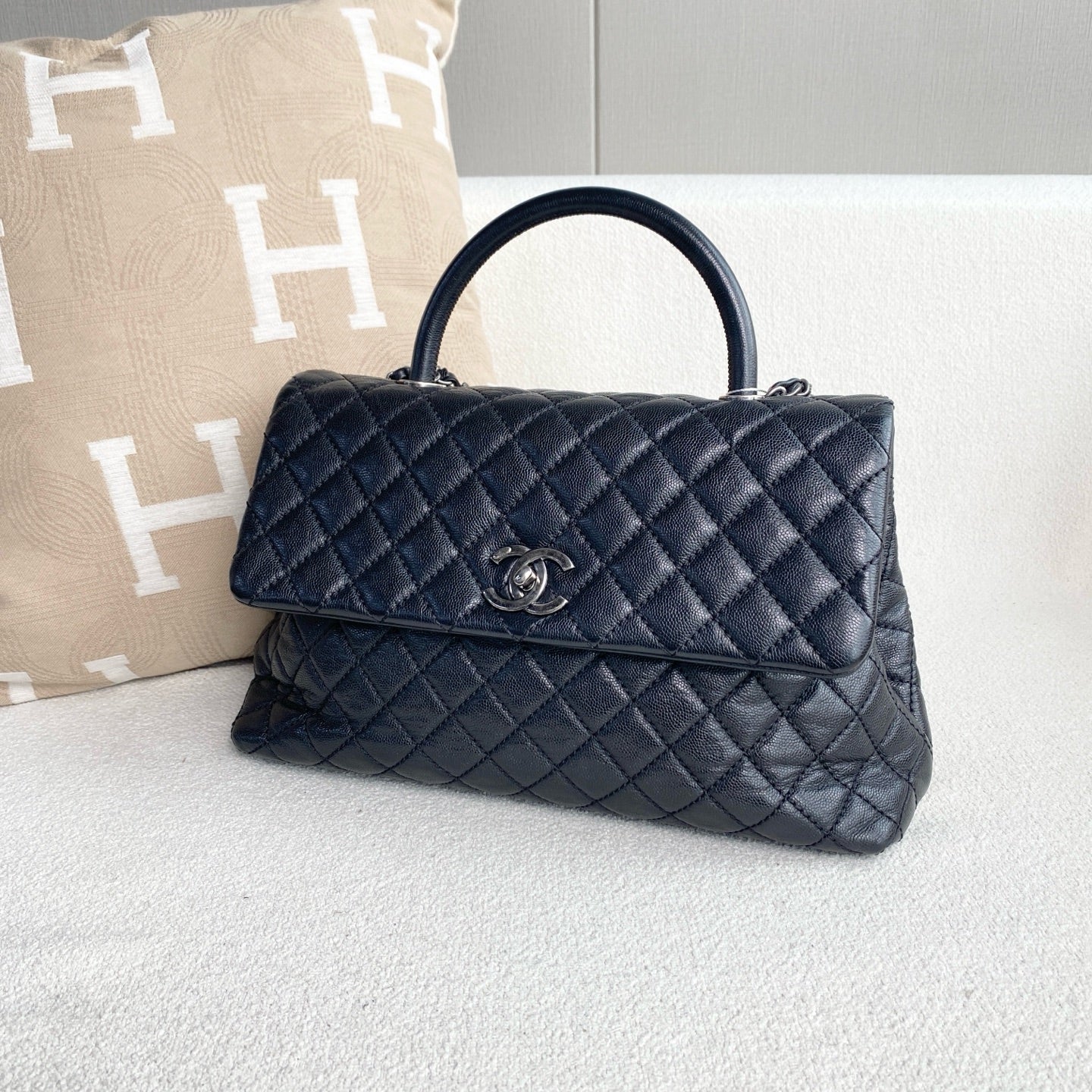 Chanel - Coco Handle - Caviar leather - Black with Silver-Tone Hardware - (Large)