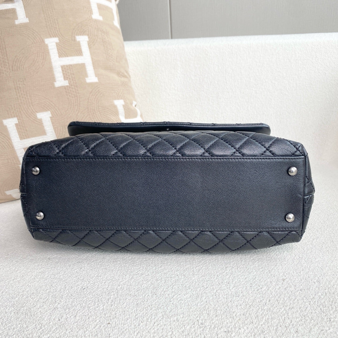 Chanel - Coco Handle - Caviar leather - Black with Silver-Tone Hardware - (Large)