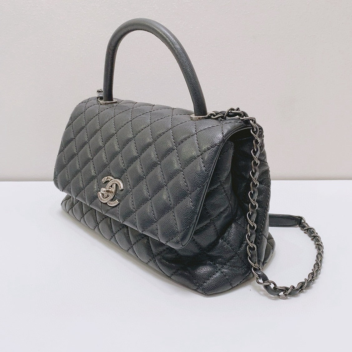 Chanel - Coco Handle - Grained leather - Black - (Medium)