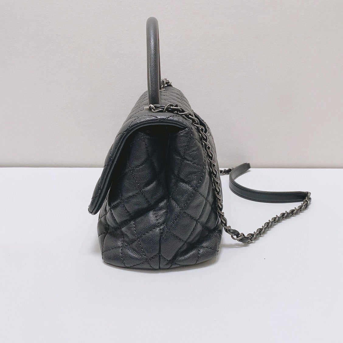 Chanel - Coco Handle - Grained leather - Black - (Medium)