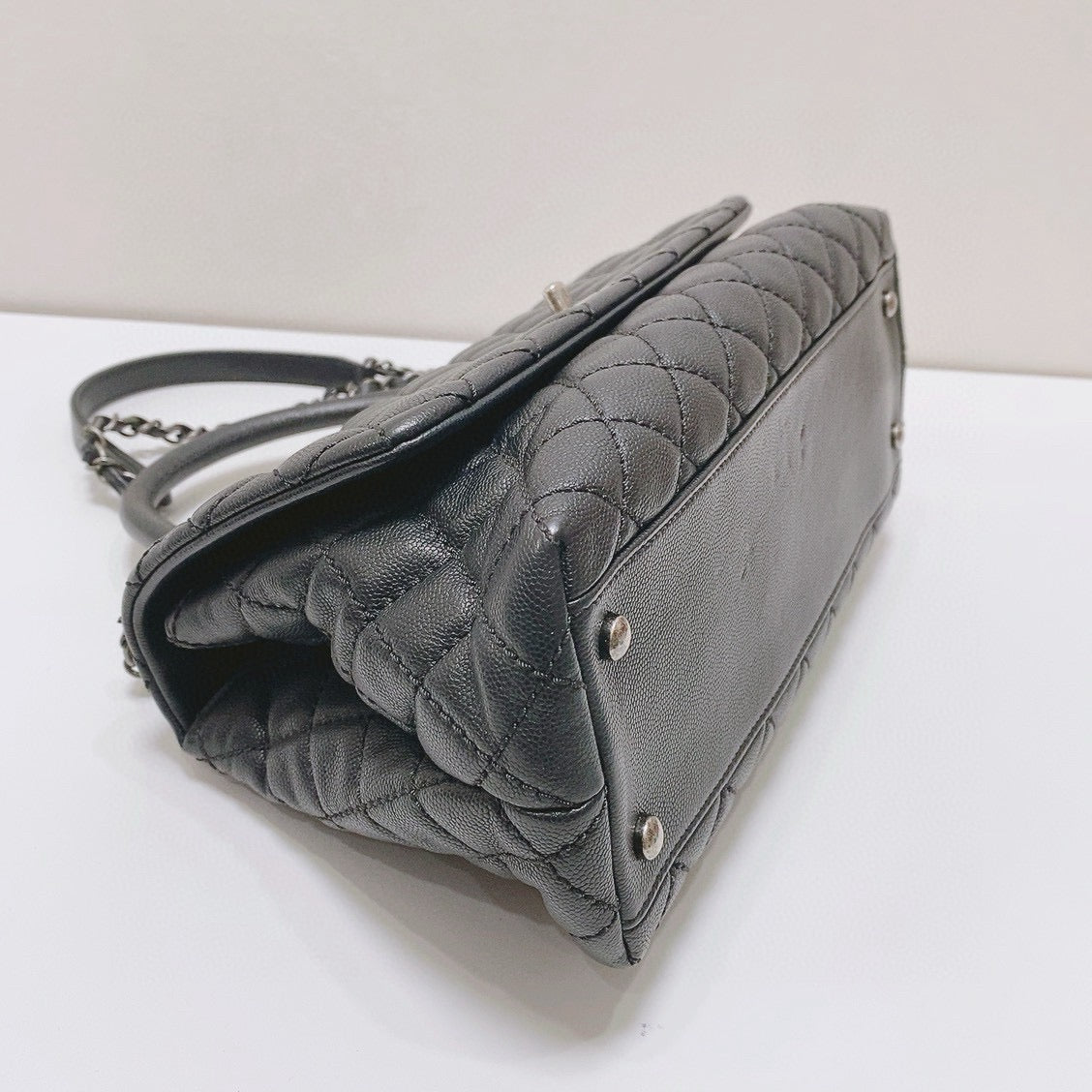Chanel - Coco Handle - Grained leather - Black - (Medium)