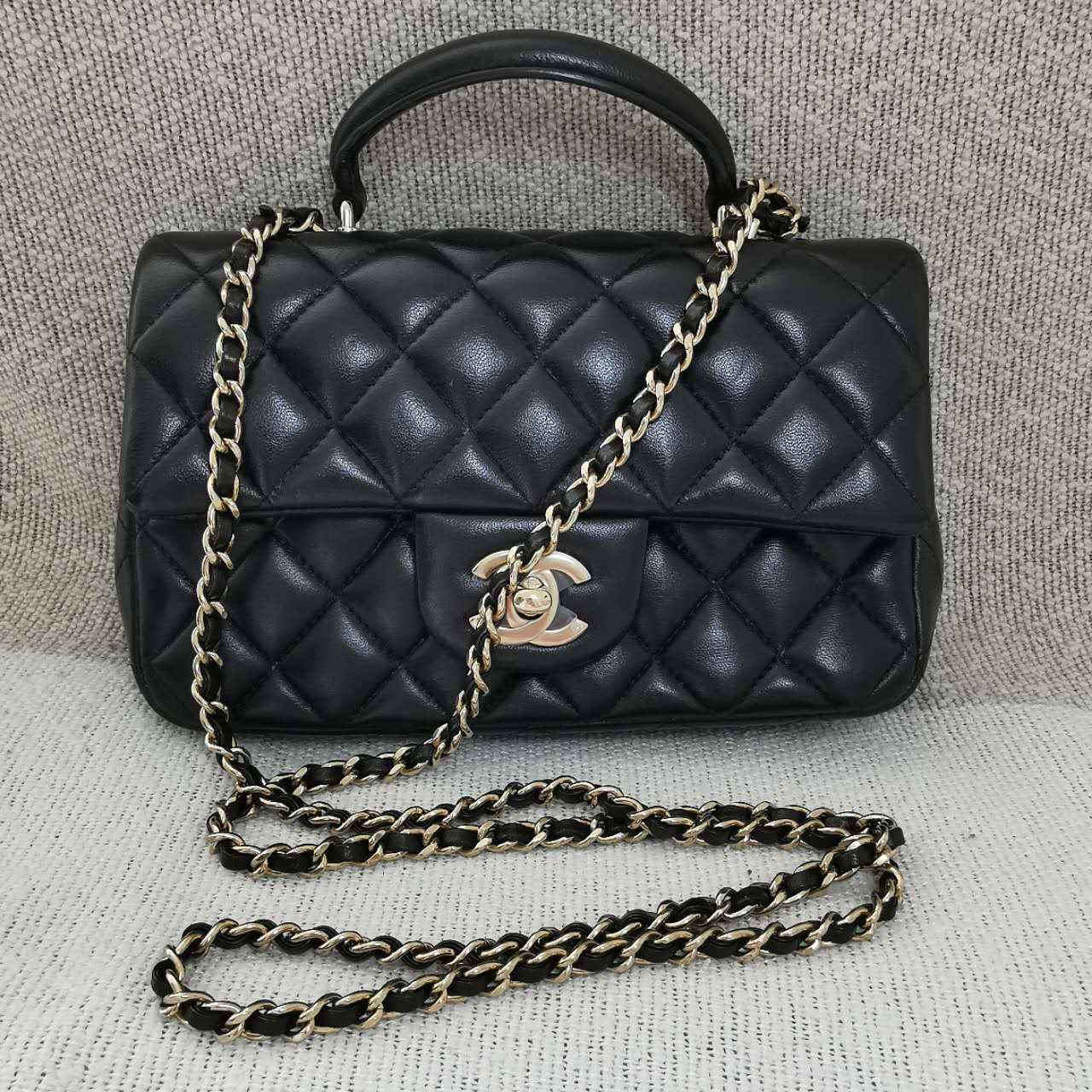 Chanel - Coco Handle - Leather - Black - (mini)