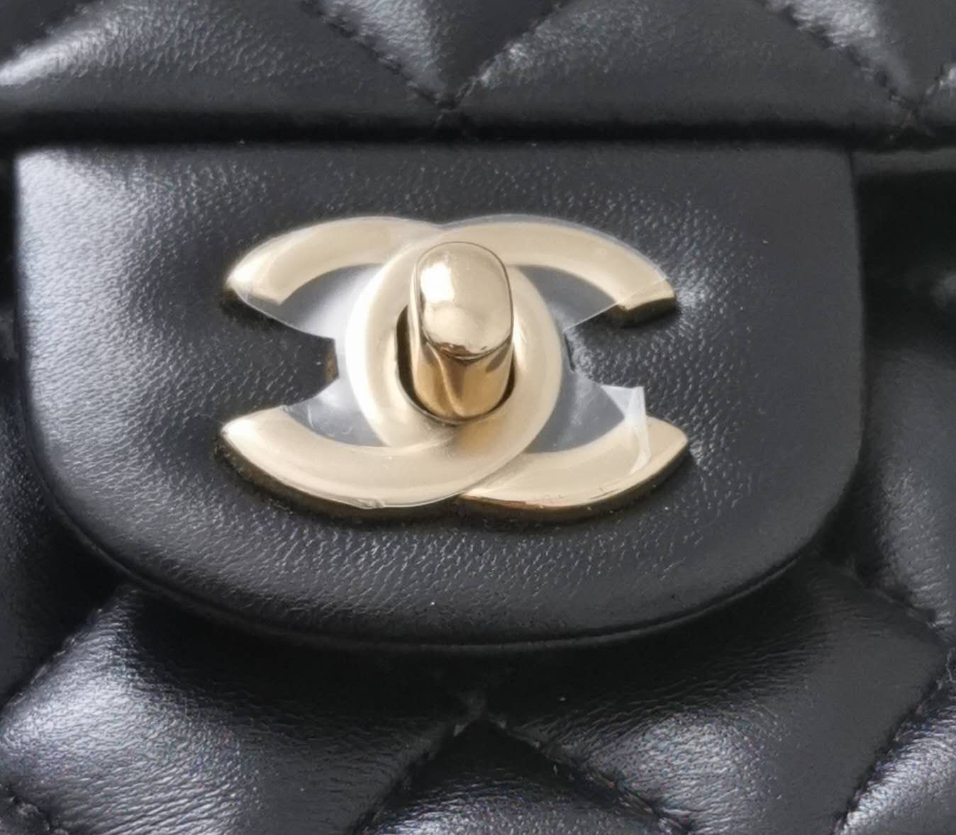 Chanel - Coco Handle - Leather - Black - (mini)