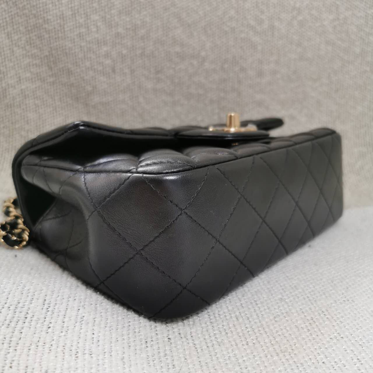 Chanel - Coco Handle - Leather - Black - (mini)