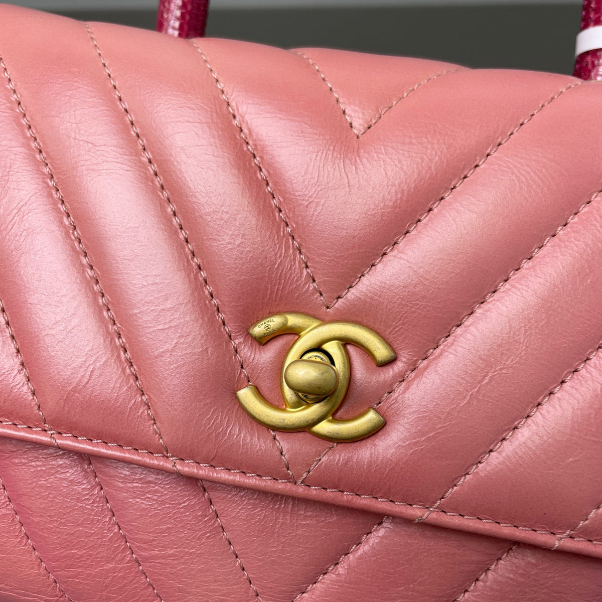 Chanel - Coco Handle - Lizard - Pink - (medium)
