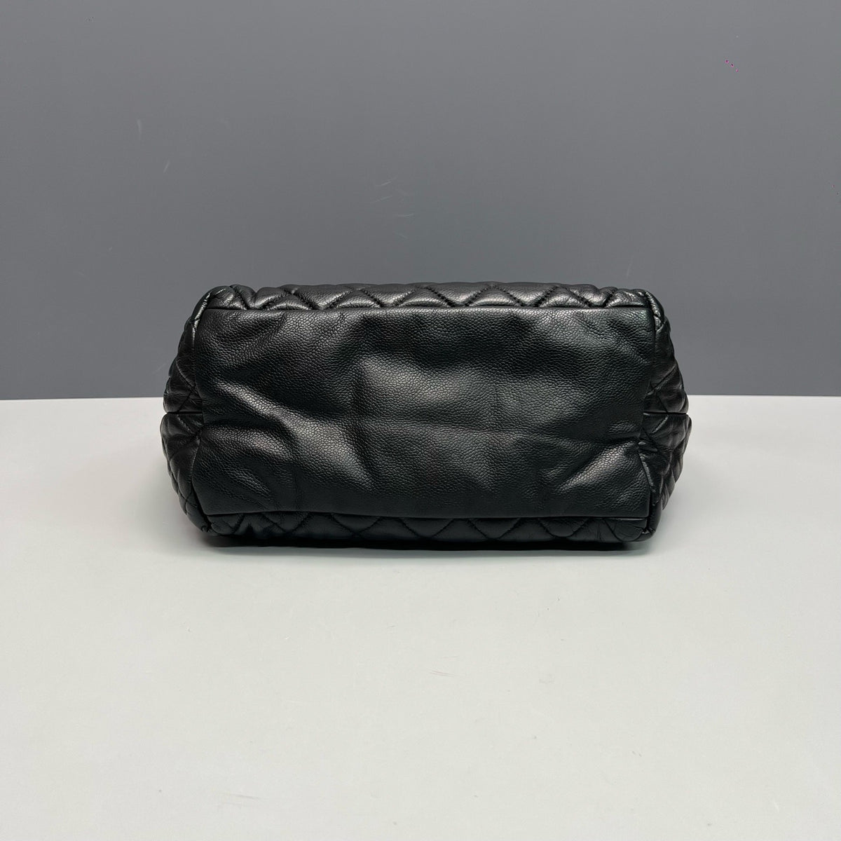 Chanel - Cocoon - Leather - Black - (medium)