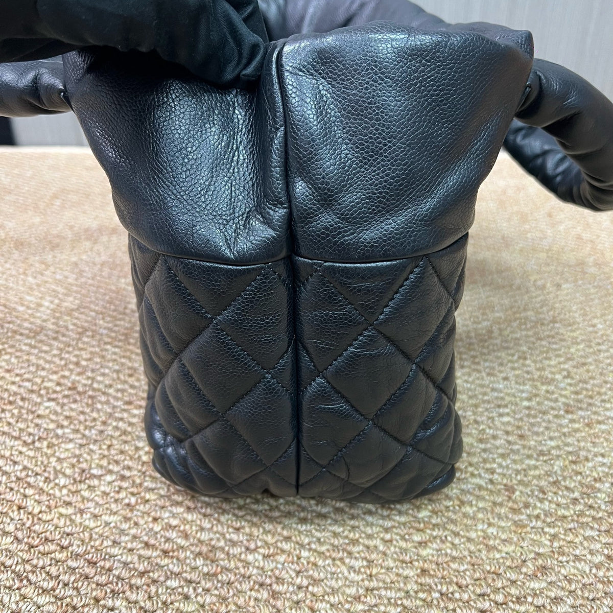 Chanel - Cocoon - Leather - Black - (medium)