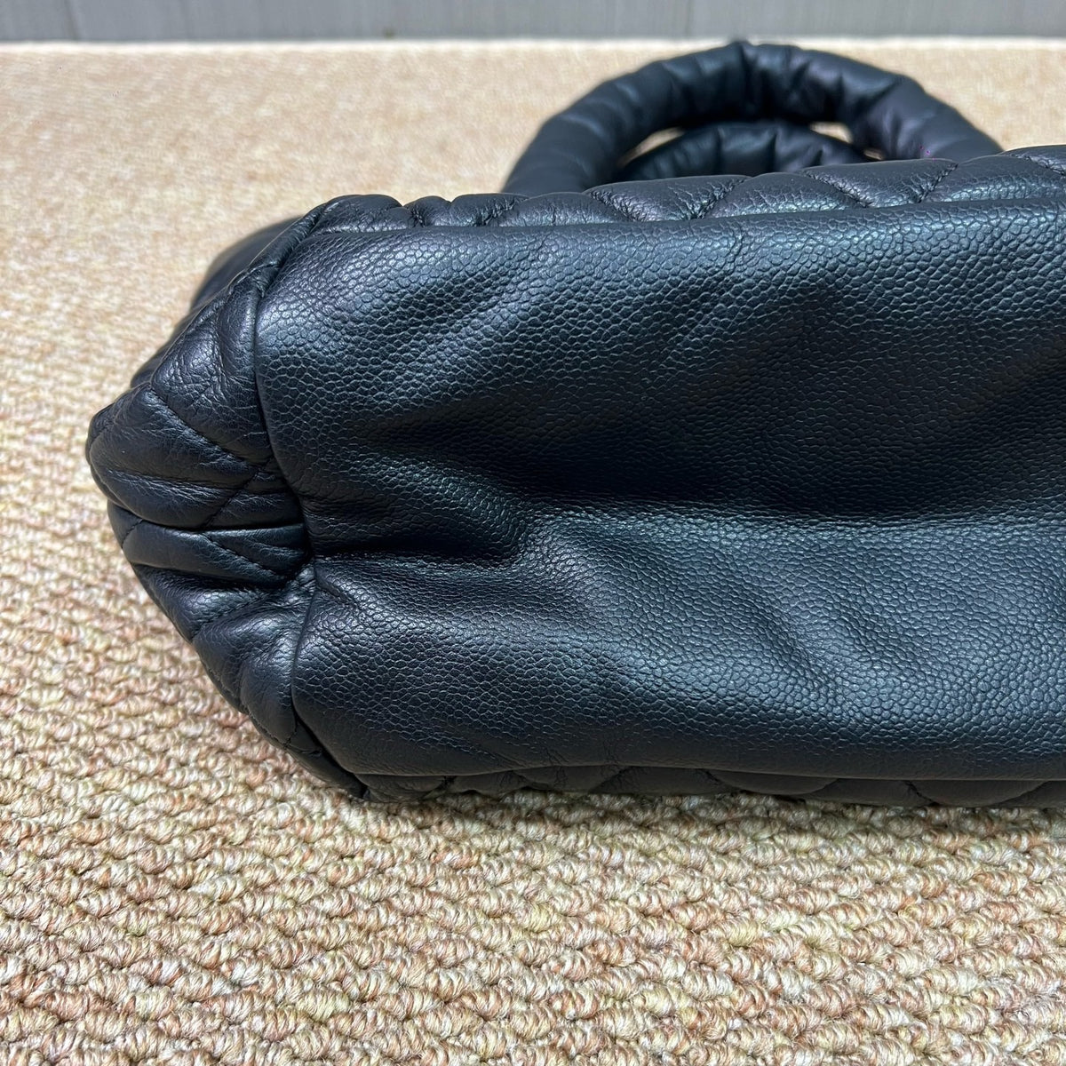 Chanel - Cocoon - Leather - Black - (medium)