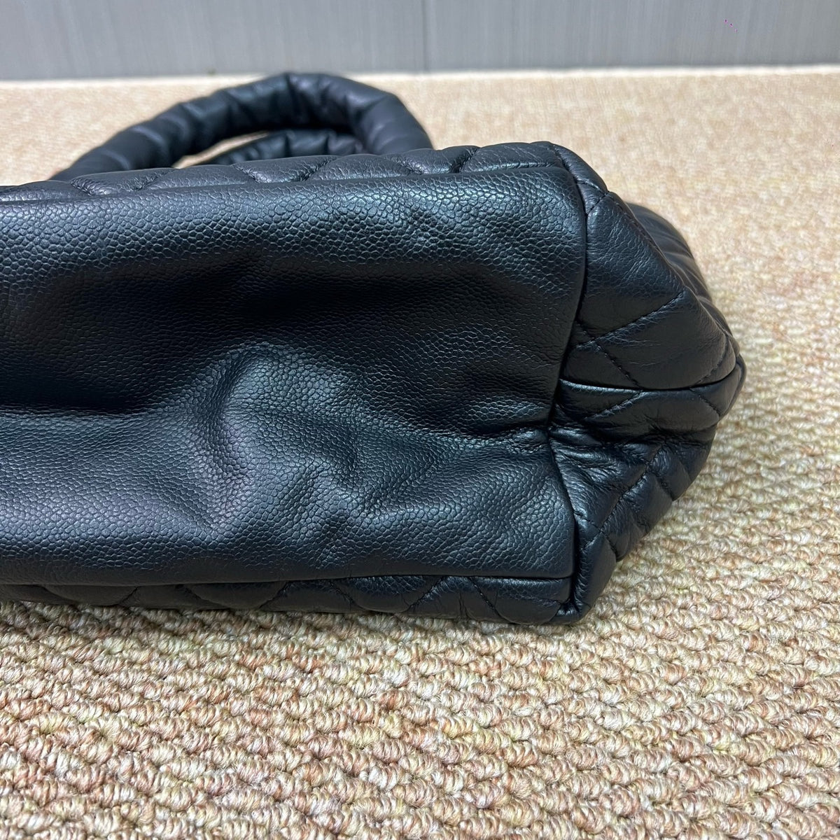 Chanel - Cocoon - Leather - Black - (medium)
