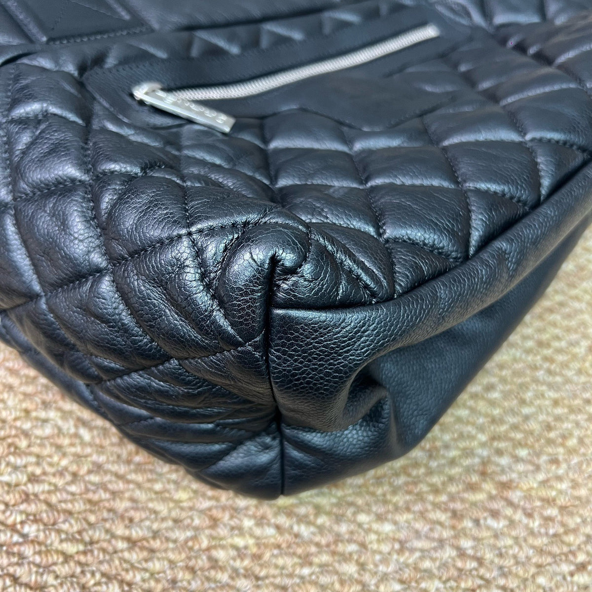 Chanel - Cocoon - Leather - Black - (medium)