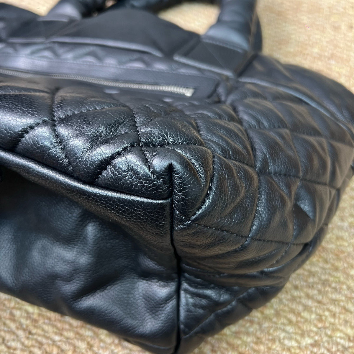 Chanel - Cocoon - Leather - Black - (medium)