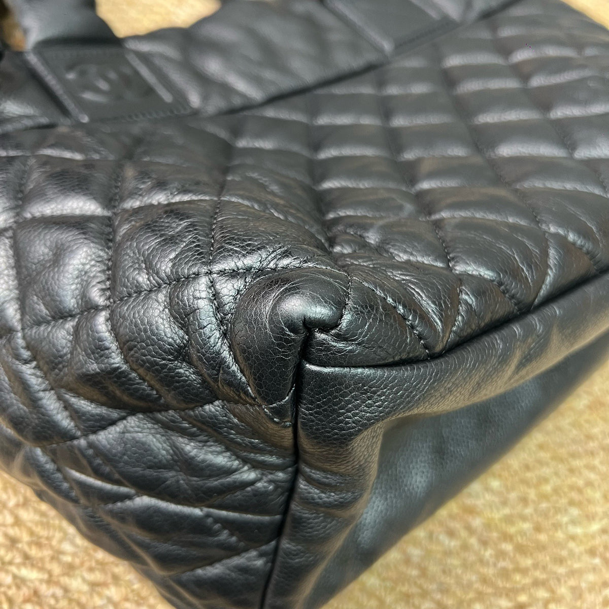 Chanel - Cocoon - Leather - Black - (medium)