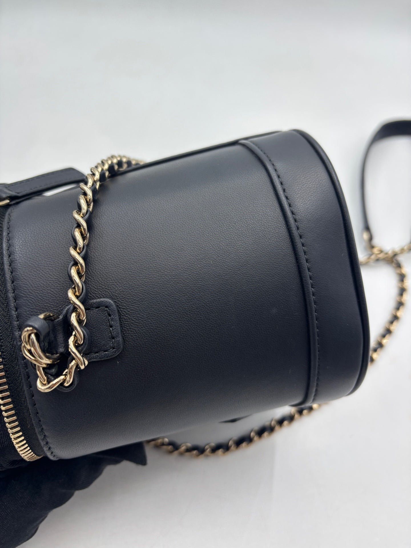 Chanel - Cosmetic Box Chain Bag - Leather - Black - (small)