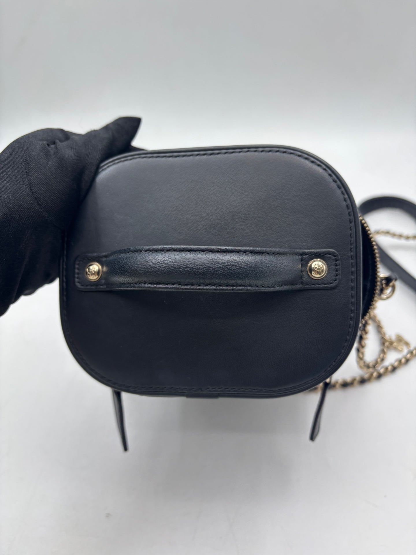 Chanel - Cosmetic Box Chain Bag - Leather - Black - (small)
