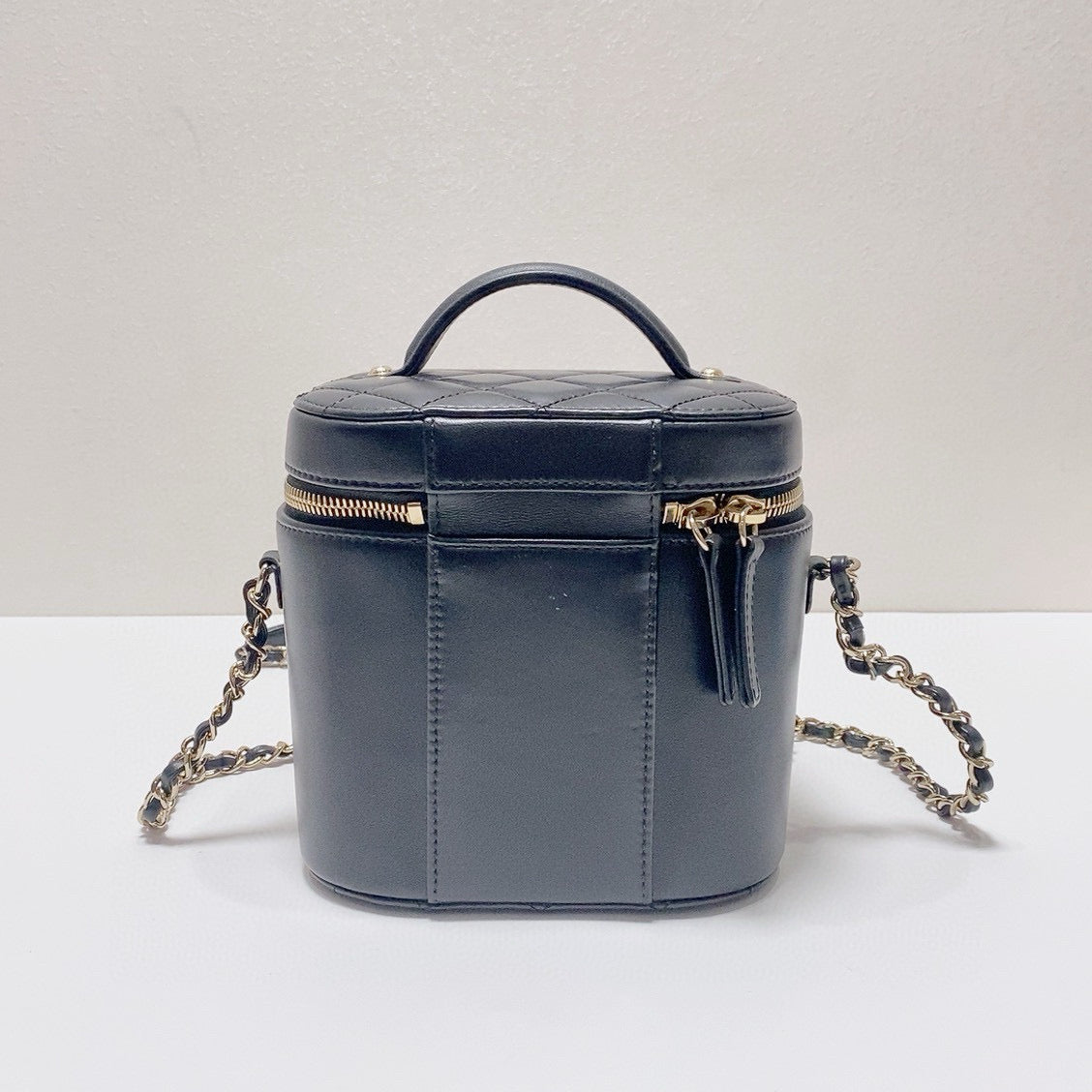 Chanel - Cosmetic Vanity Case - Lambskin leather - Black - (small)