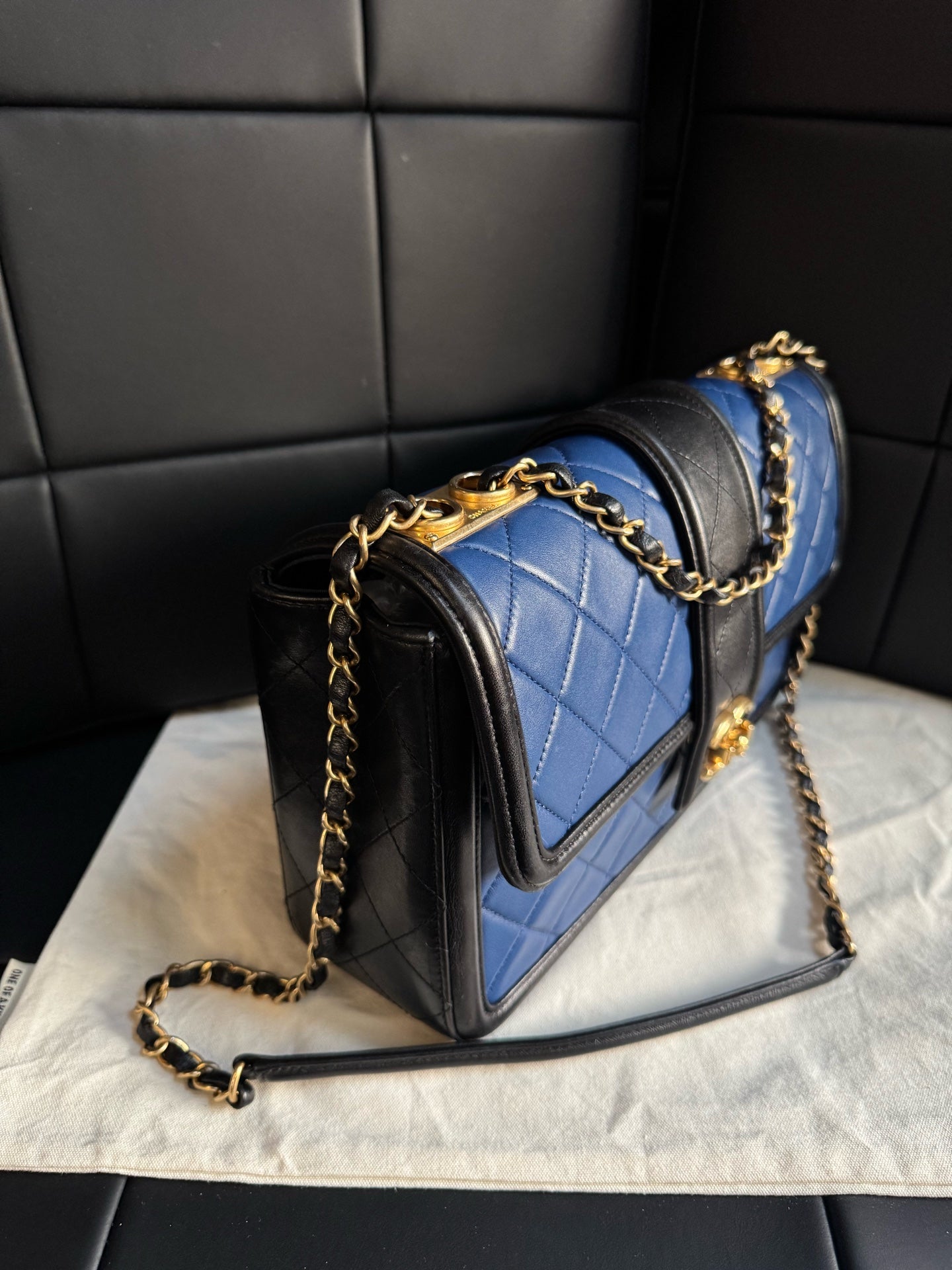 Chanel - Court CF - Leather - Blue - (medium)