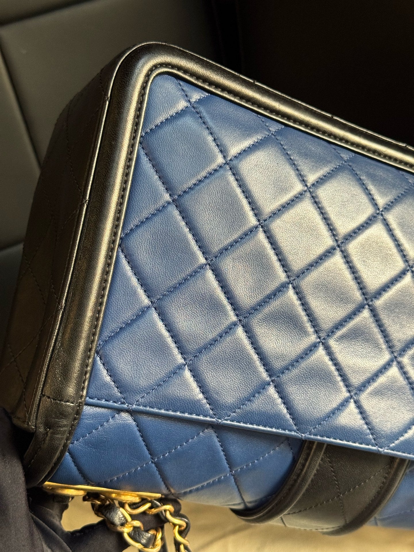 Chanel - Court CF - Leather - Blue - (medium)