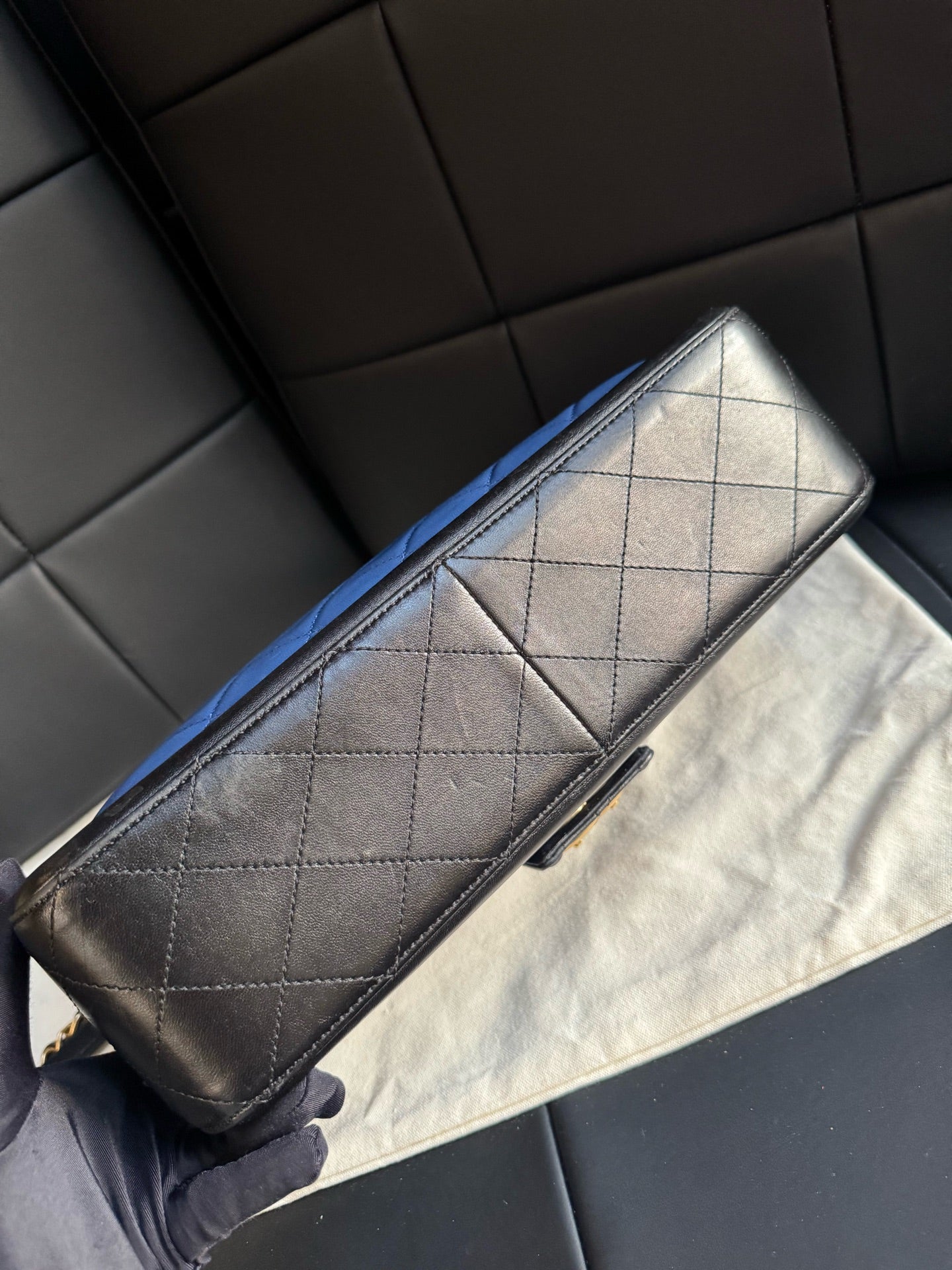 Chanel - Court CF - Leather - Blue - (medium)