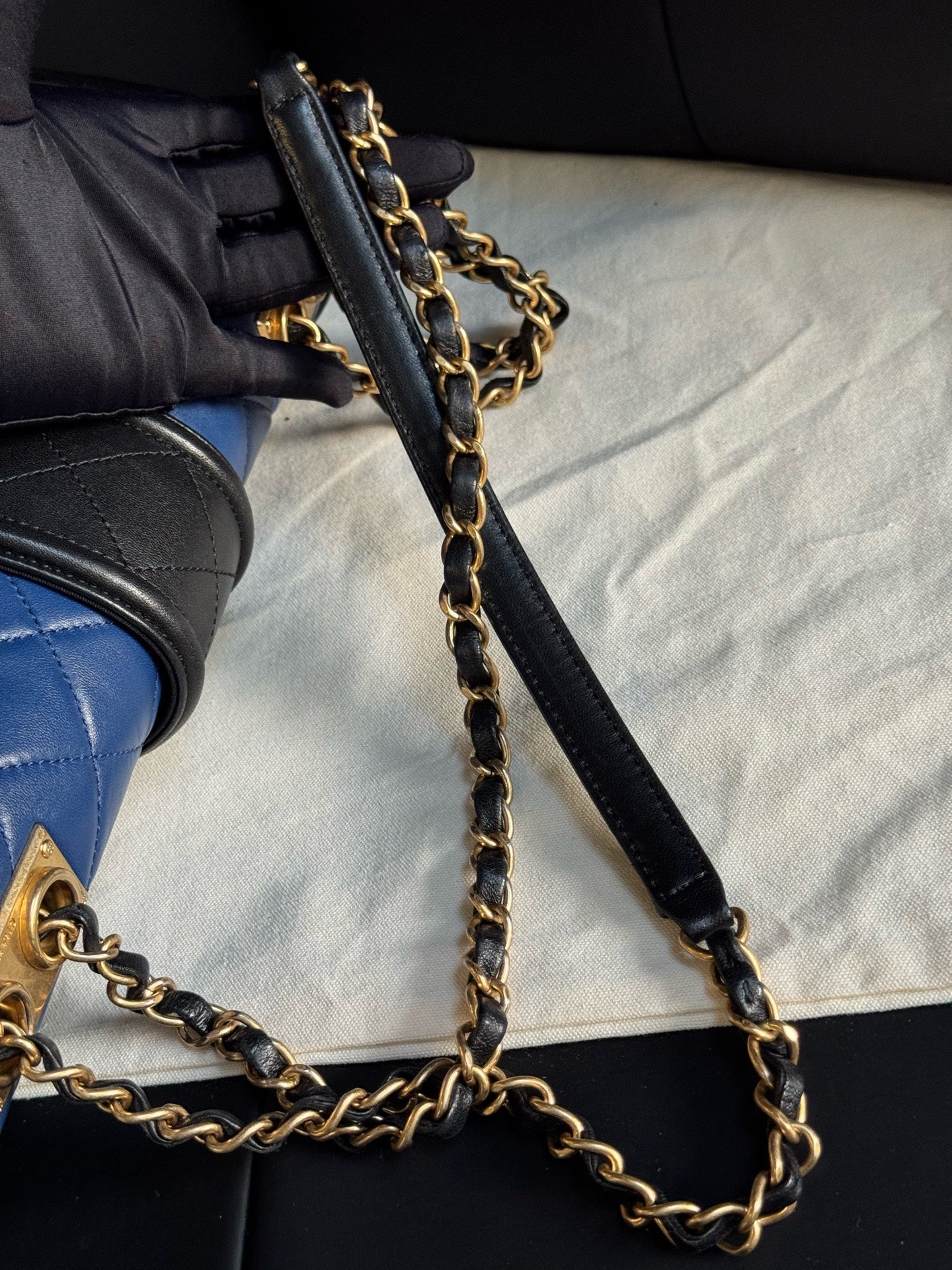 Chanel - Court CF - Leather - Blue - (medium)
