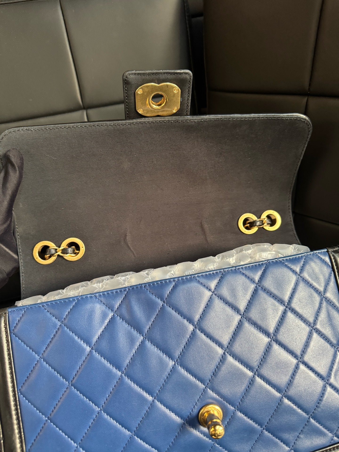 Chanel - Court CF - Leather - Blue - (medium)