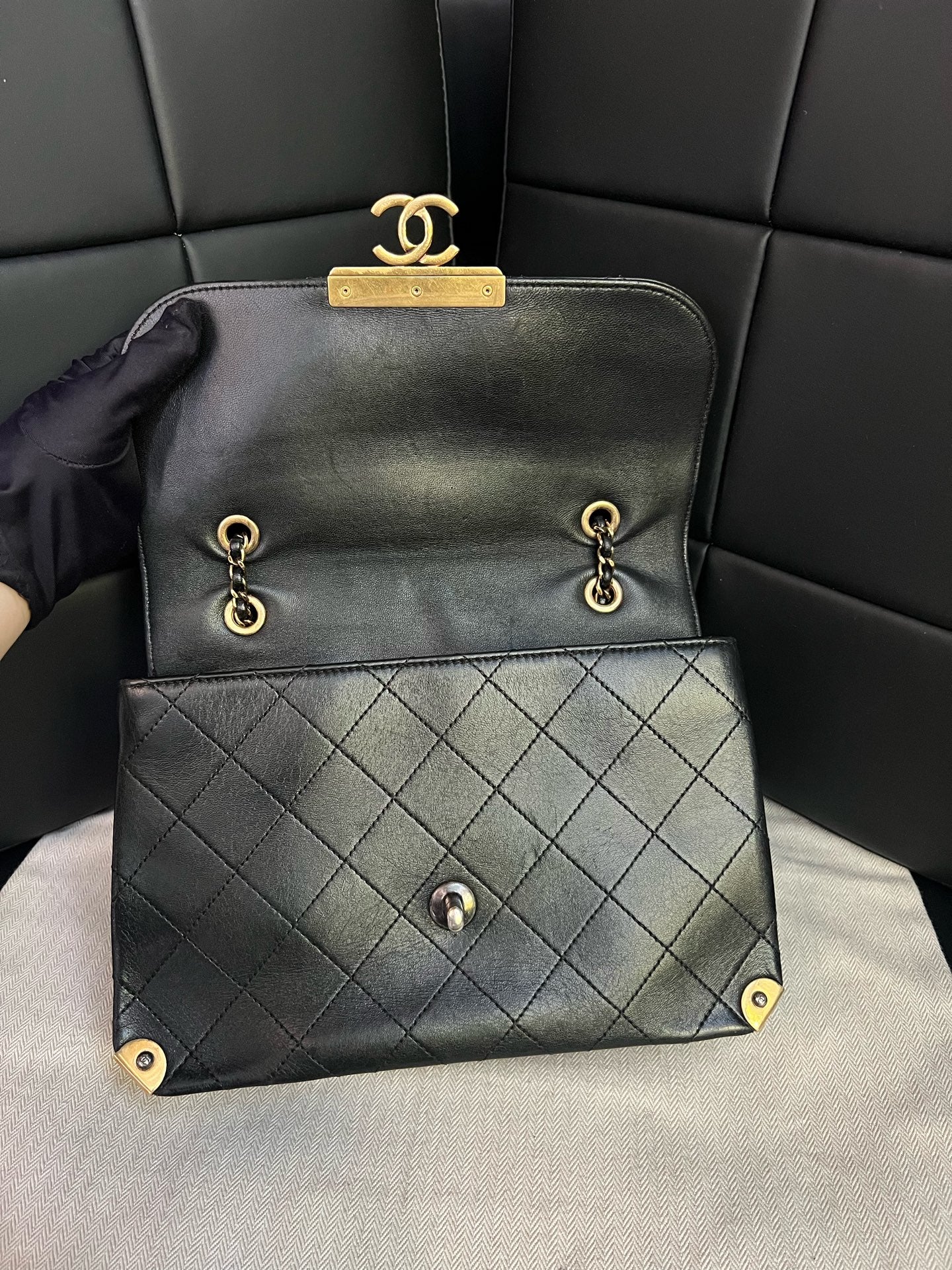 Chanel - Court Collection - Leather - Black - (small)