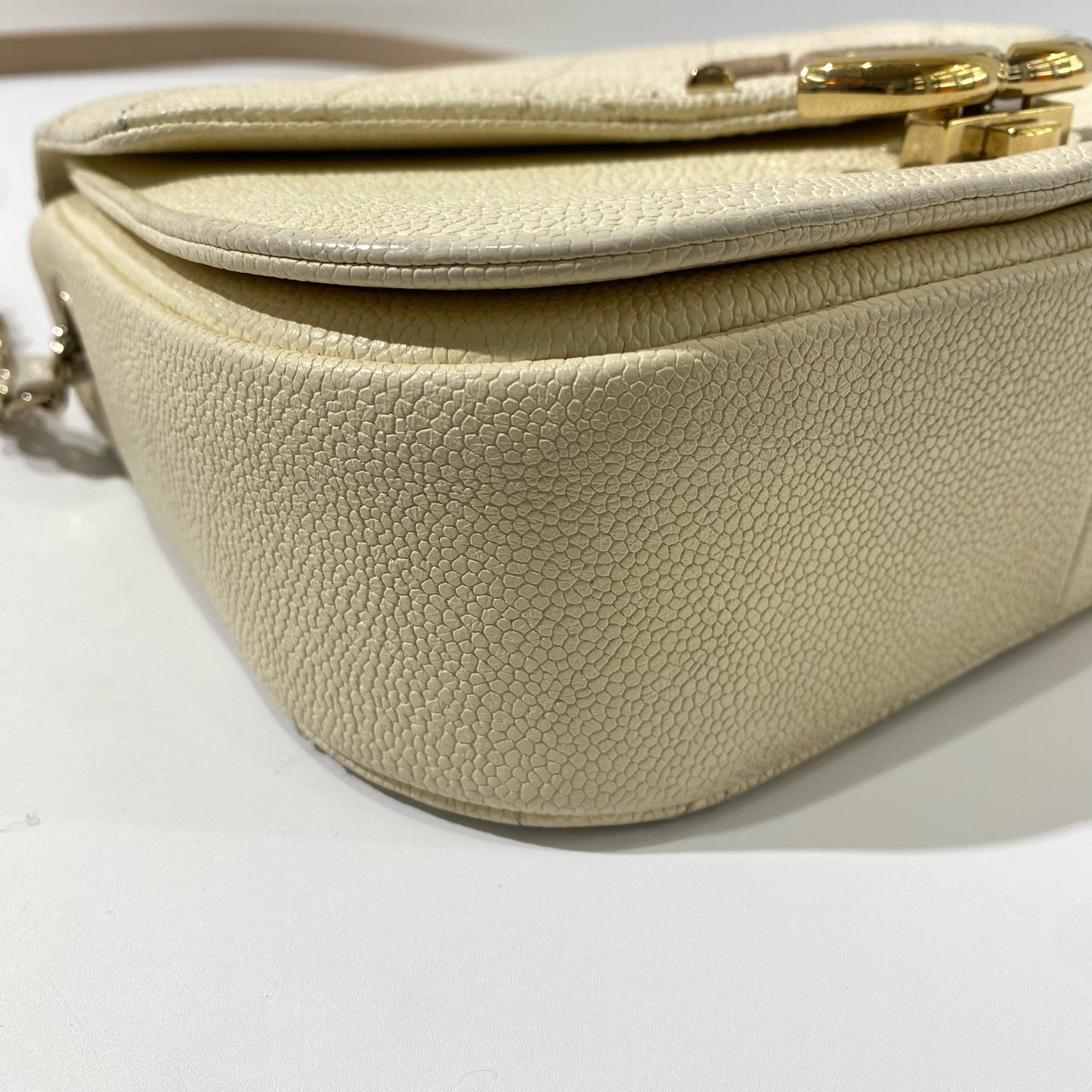 Chanel - Cuba Box Flap Messenger Bag - Caviar leather - White - (mini)