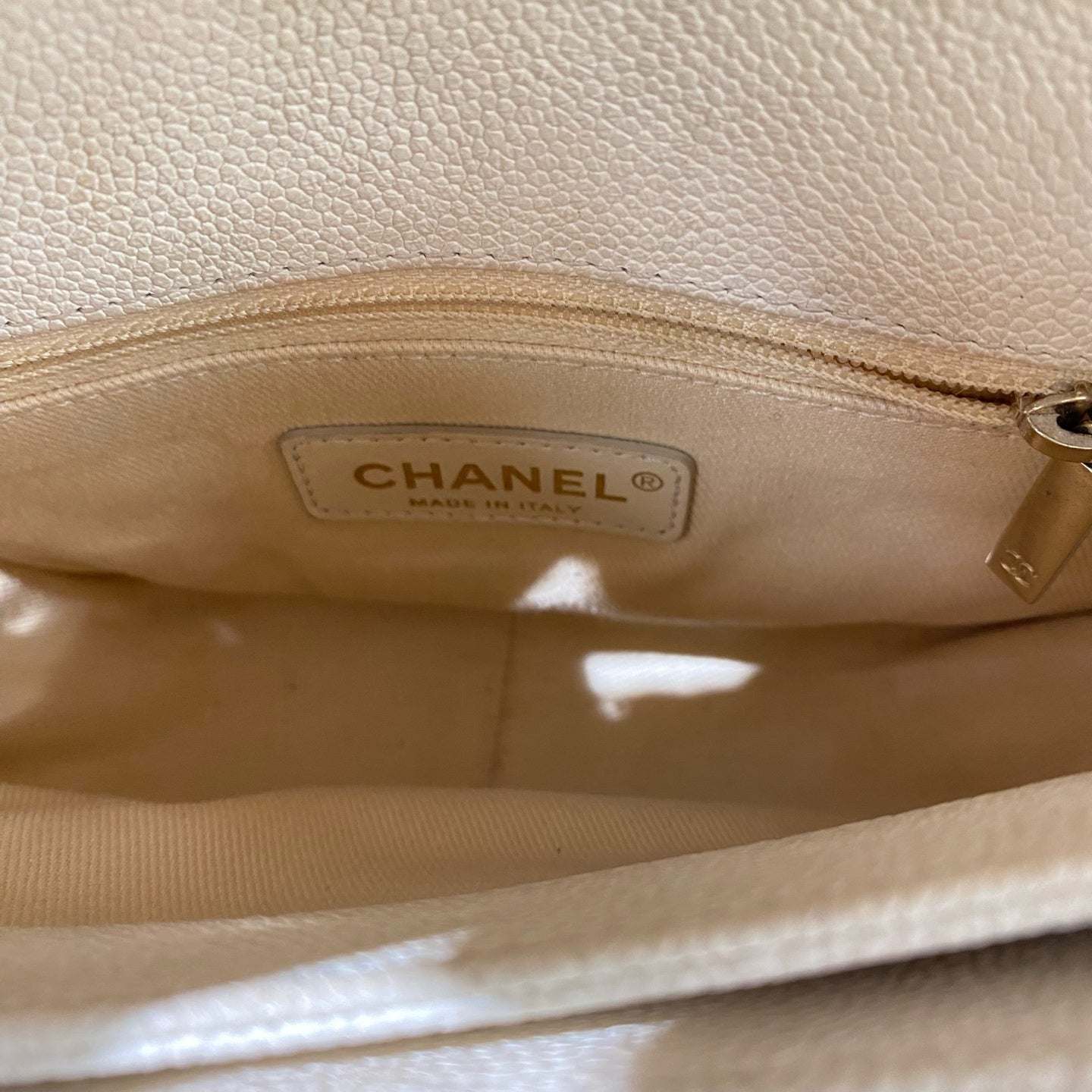 Chanel - Cuba Box Flap Messenger Bag - Caviar leather - White - (mini)