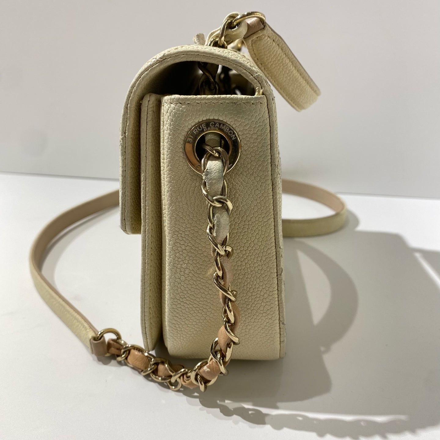 Chanel - Cuba Box Flap Messenger Bag - Caviar leather - White - (mini)