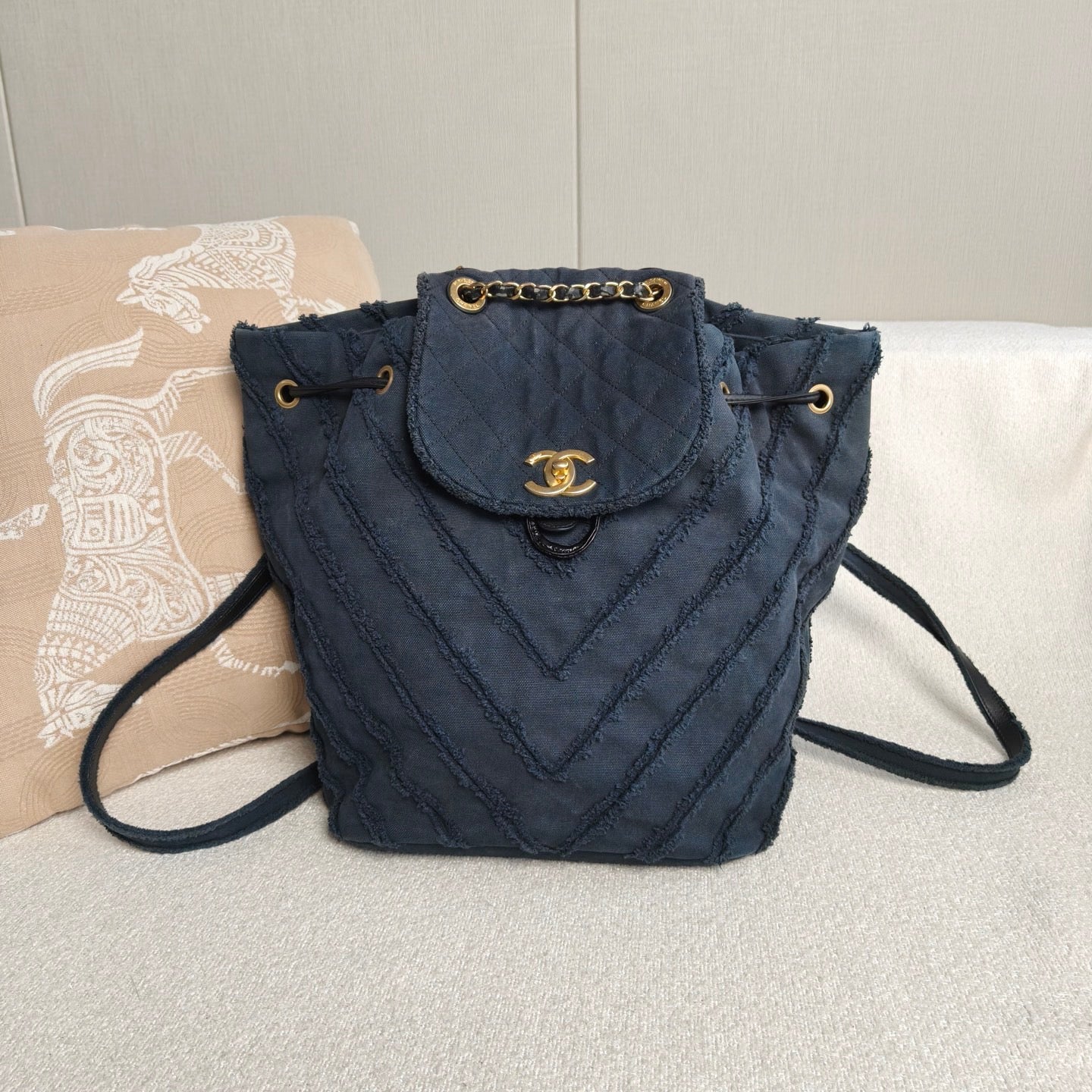 Chanel - Cuba V-Stitch Fringe Denim Backpack - Denim - Jeans - Navy - (Medium)