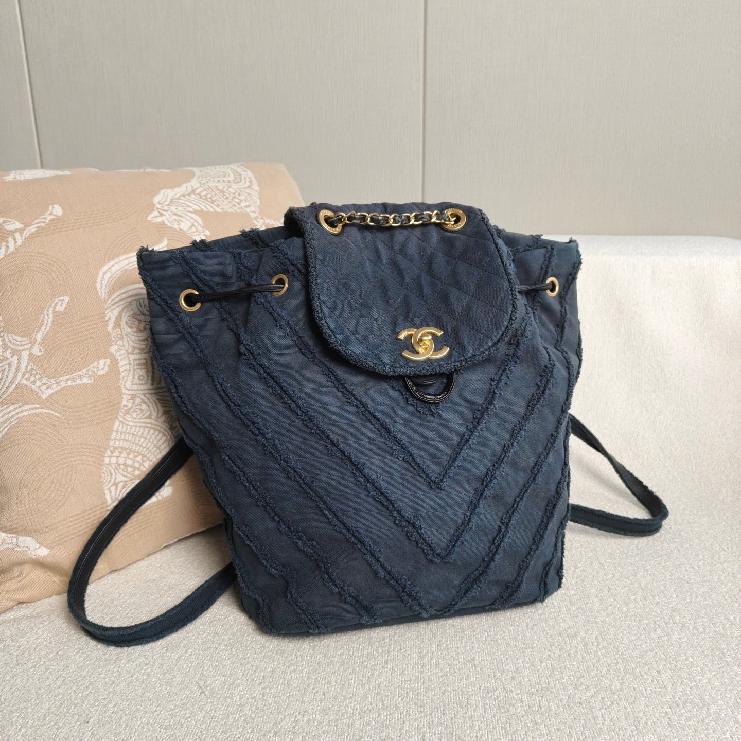 Chanel - Cuba V-Stitch Fringe Denim Backpack - Denim - Jeans - Navy - (Medium)
