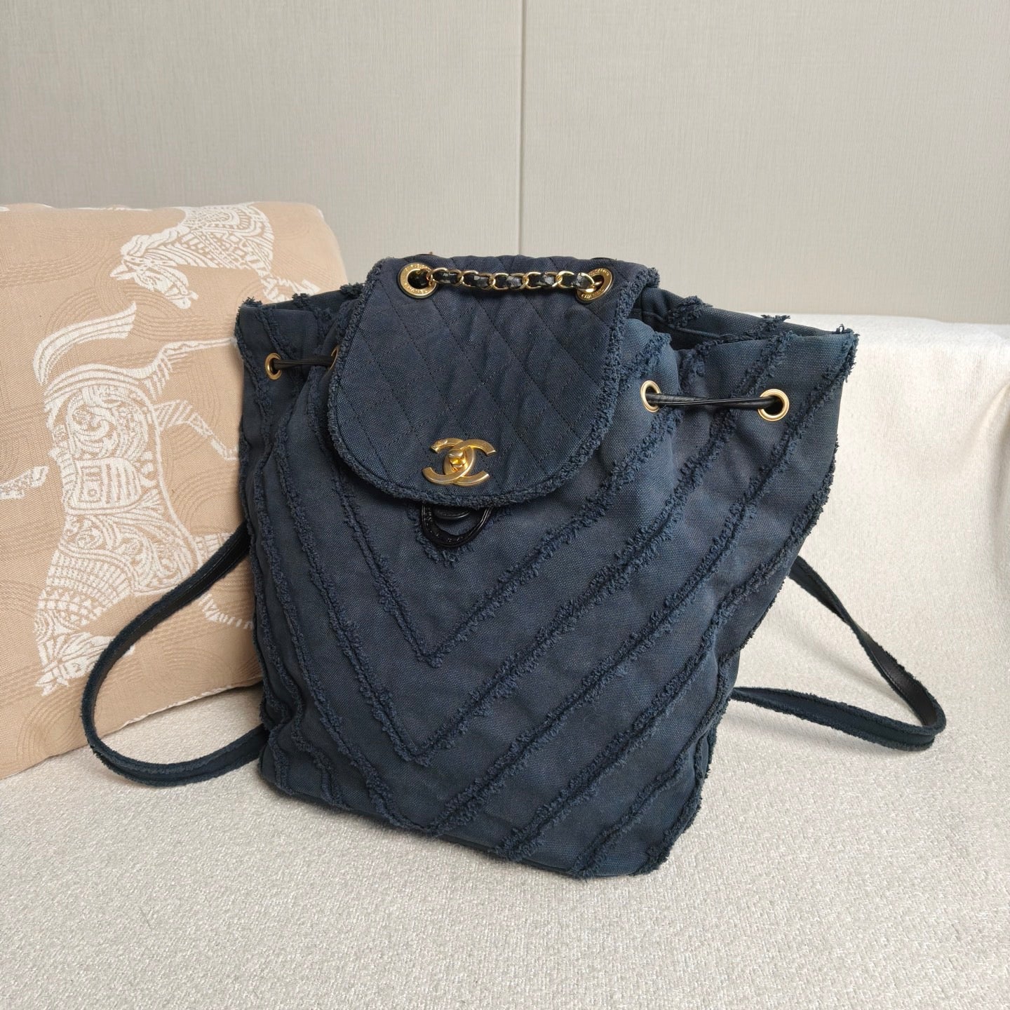 Chanel - Cuba V-Stitch Fringe Denim Backpack - Denim - Jeans - Navy - (Medium)