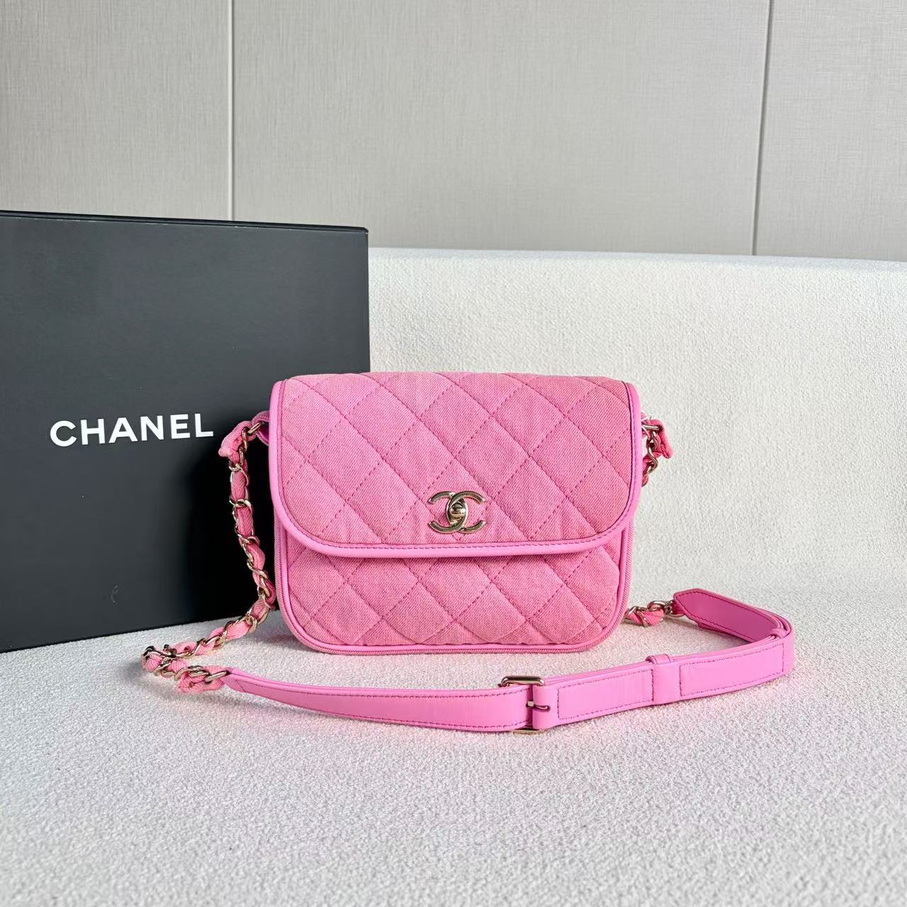 Chanel - Denim Messenger Bag - Denim - Pink - (Mini)